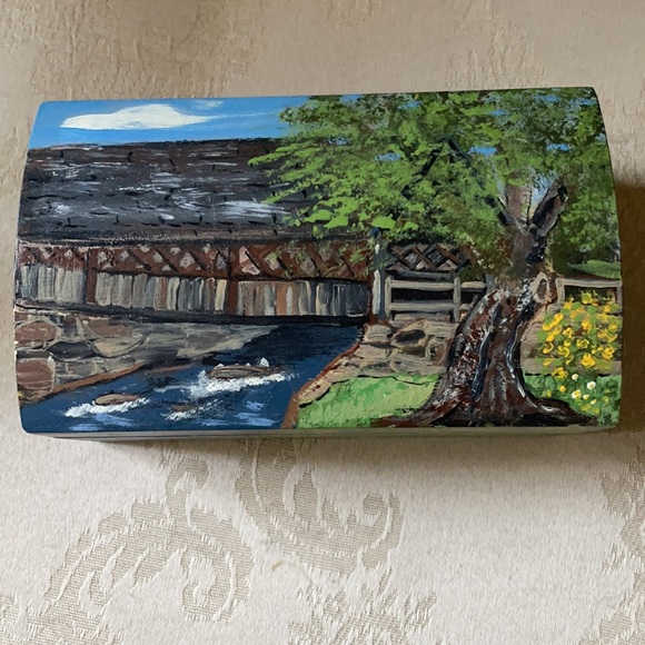 Stunning signed covered bridge hand painted artesian jewelry, trinket box - Picture 2 of 14